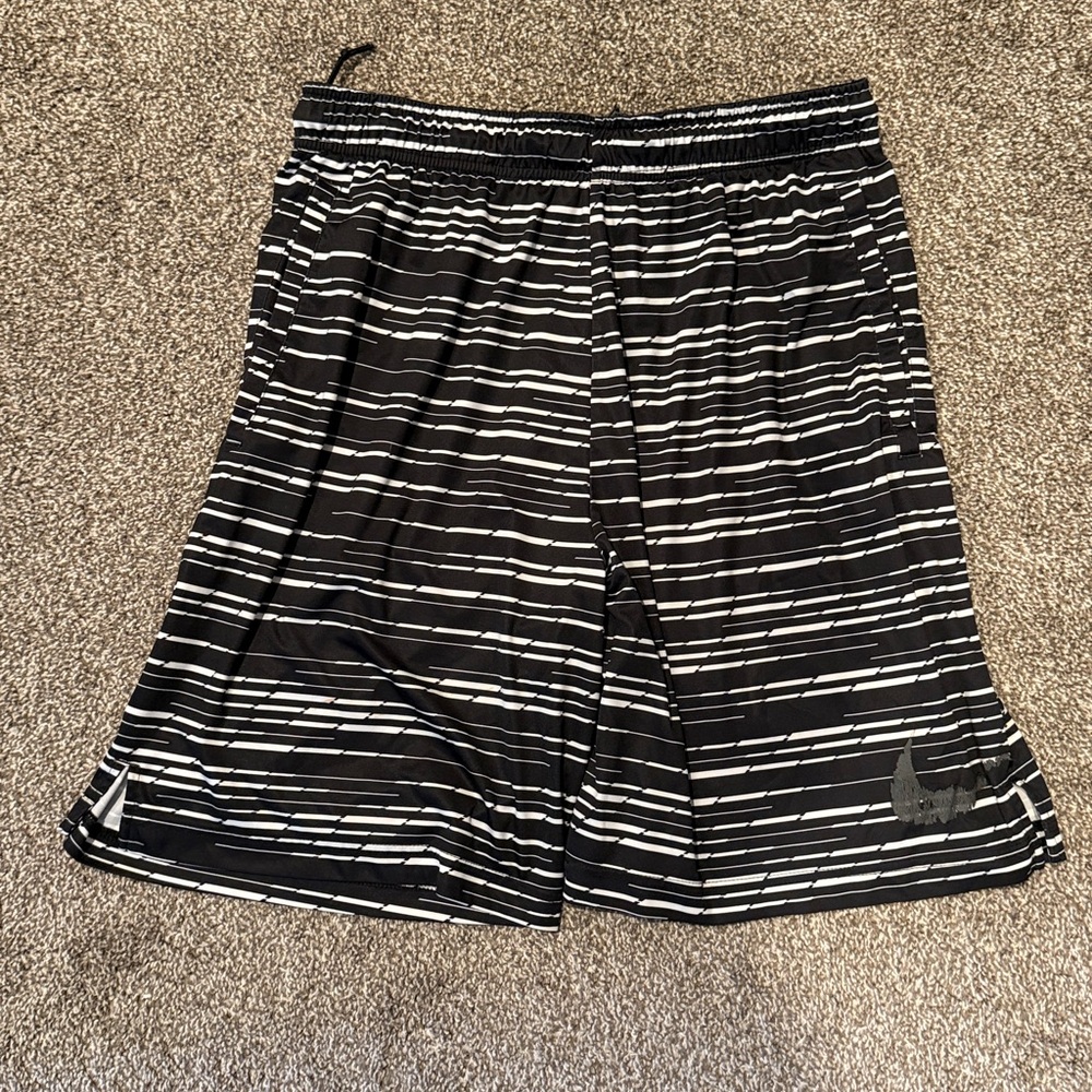 Nike shorts size XL